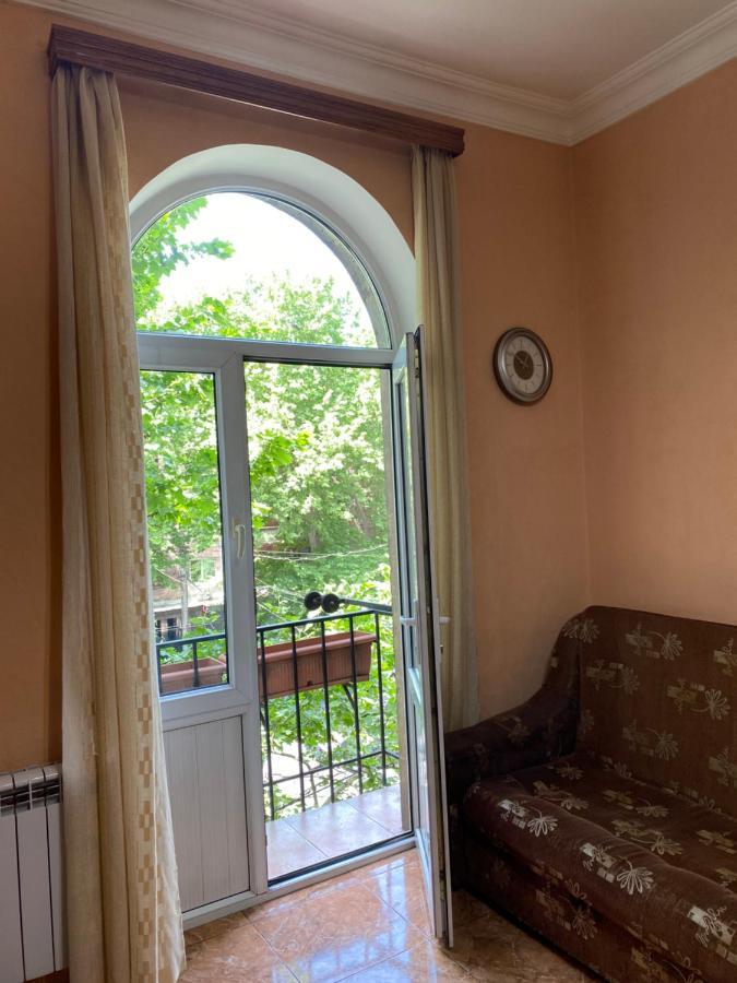 Agora Arcs Apartment Yerevan Bagian luar foto