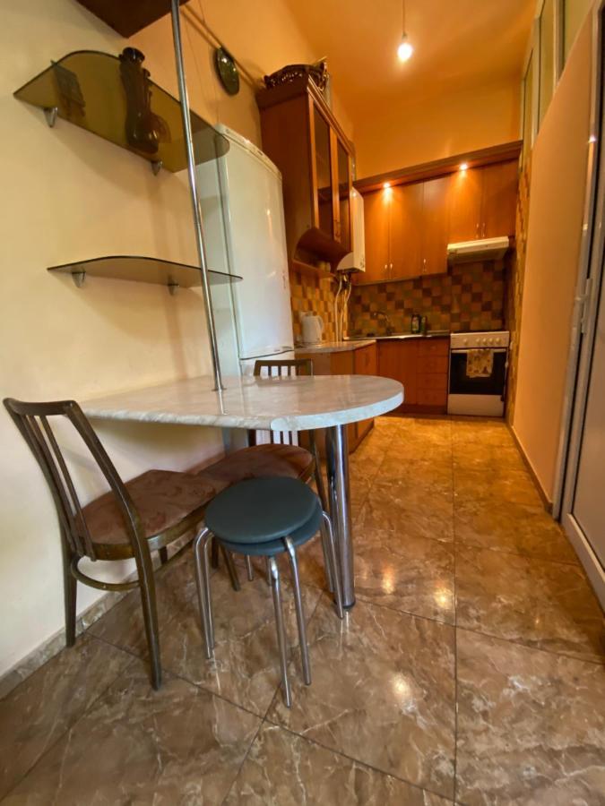 Agora Arcs Apartment Yerevan Bagian luar foto