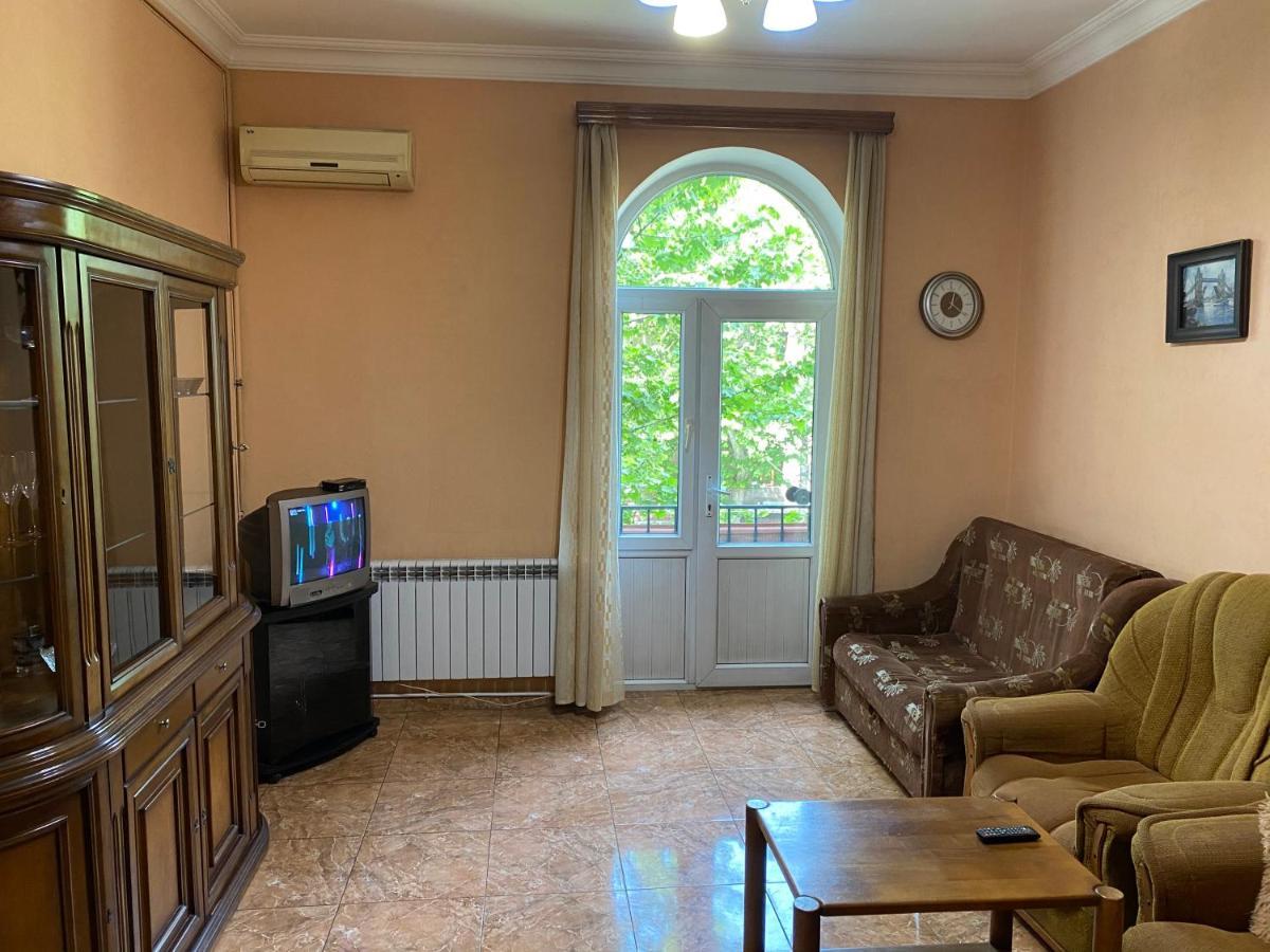 Agora Arcs Apartment Yerevan Bagian luar foto