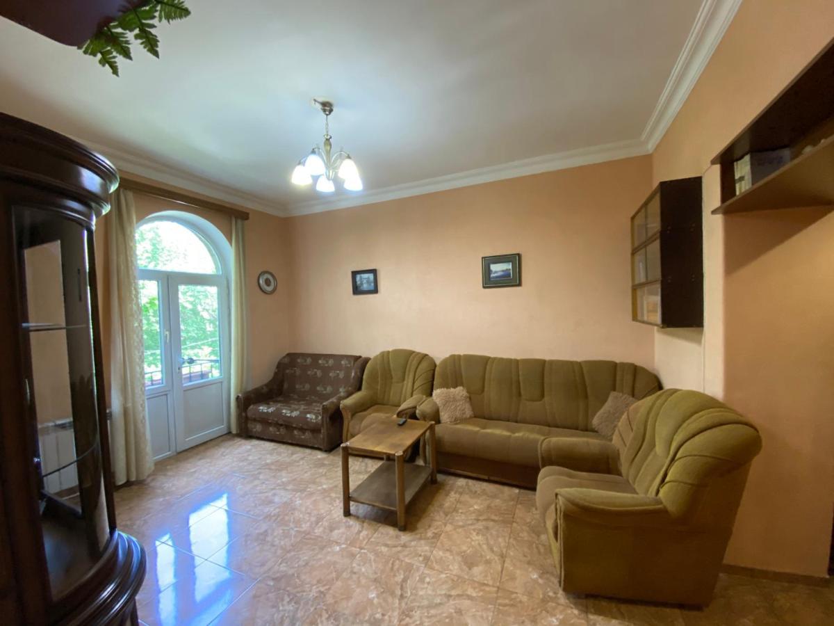 Agora Arcs Apartment Yerevan Bagian luar foto