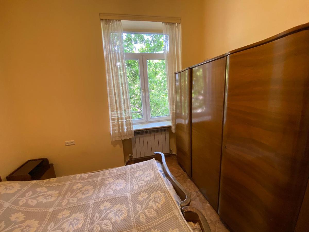 Agora Arcs Apartment Yerevan Bagian luar foto