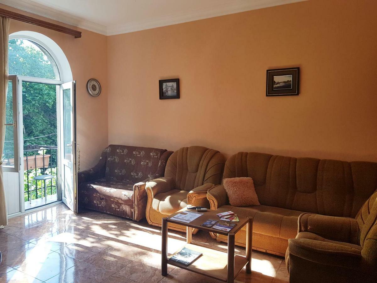 Agora Arcs Apartment Yerevan Bagian luar foto