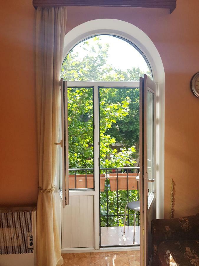 Agora Arcs Apartment Yerevan Bagian luar foto