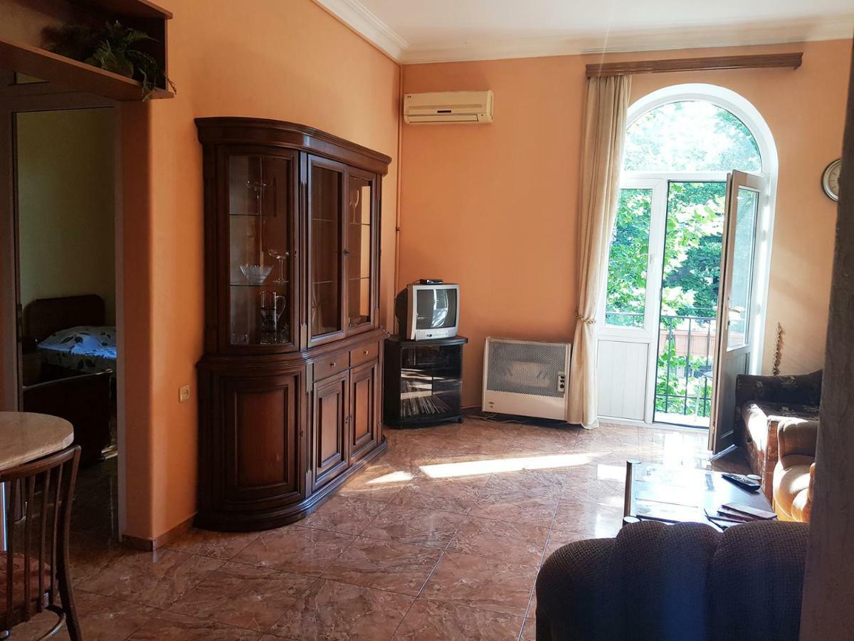 Agora Arcs Apartment Yerevan Bagian luar foto